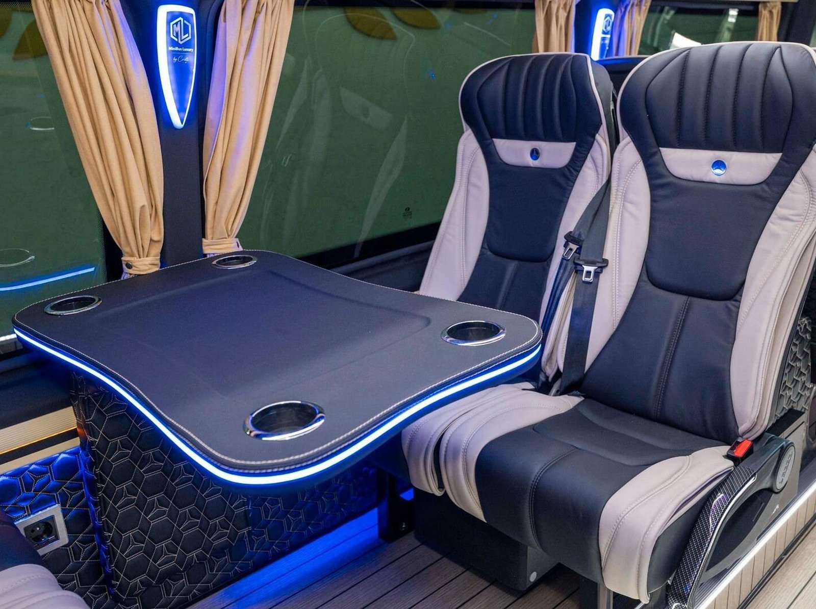 vip-minibus-gal-5